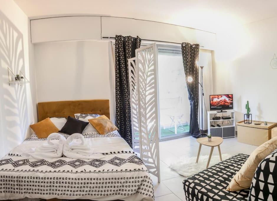 Bord De Mer-terasse-plage Prado David Apartment *